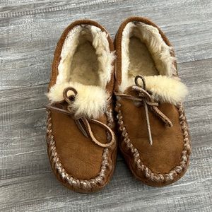 L.L Bean Kids Slippers